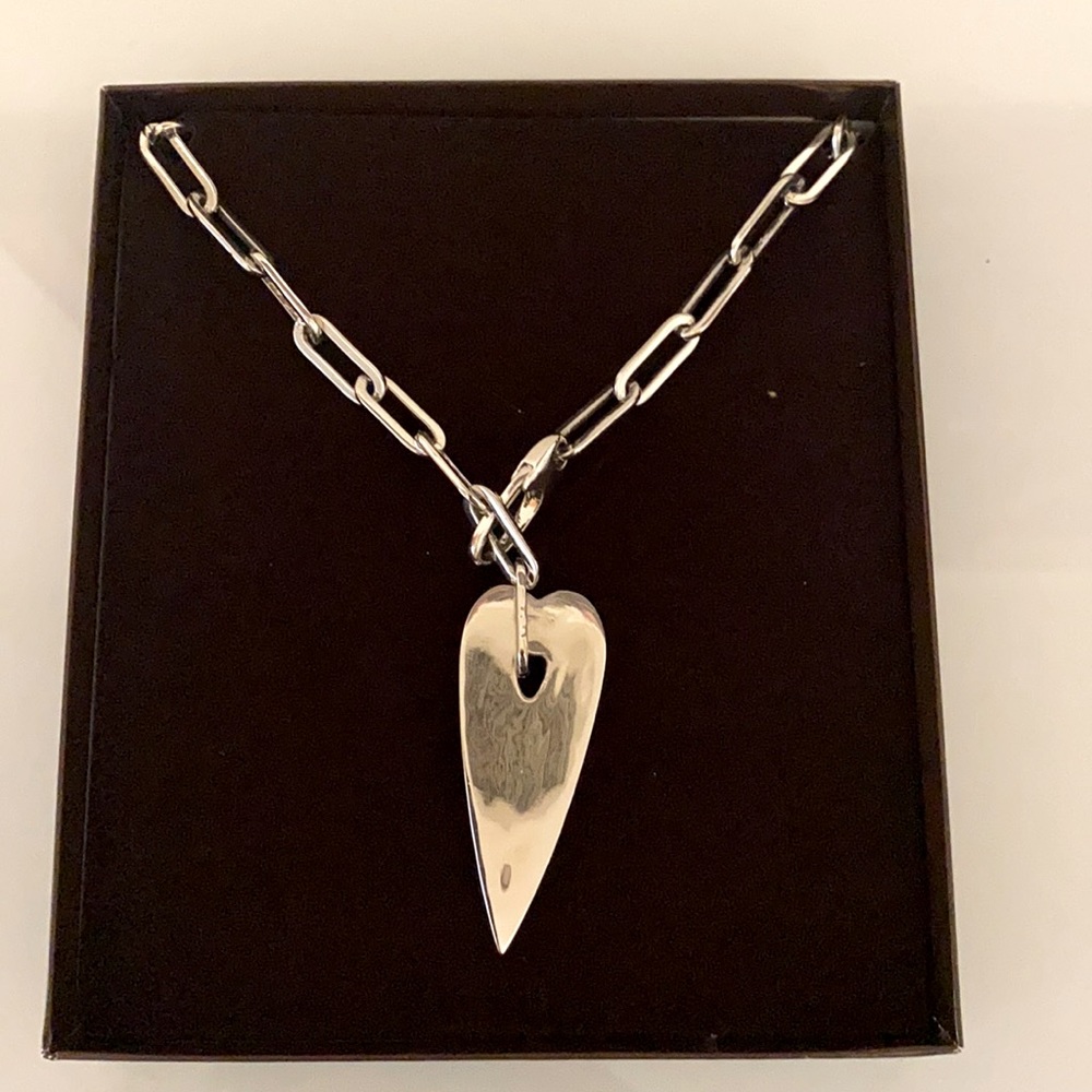 Paula Abdul heart necklace